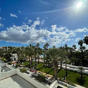  Appartement With Pool View